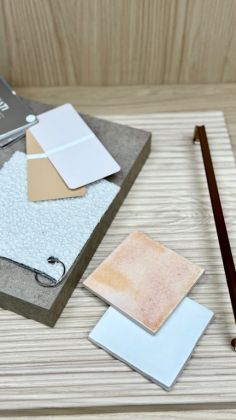 Deux personnes. Une seule matériauthèque.
Un défi : imaginer leur cuisine idéale ! 🎨

Le résultat ?
Deux univers, deux...