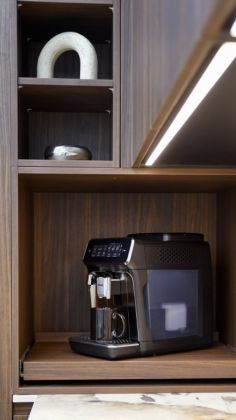 On nous demande souvent comment garder un plan de travail aussi épuré... 🤫

Le secret, c’est d’exploiter chaque recoin !...