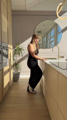 🤚Pourquoi vos placards Push ne s’ouvrent pas à la main ? 

La technologie « Push-to-open » est conçue pour l’ergonomie...