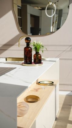 5 choses que j’aime dans ma cuisine : 
Une prise qui disparaît dans le plan de travail, une porte de four escamotable, une...