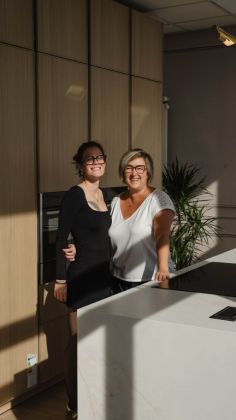 Aujourd’hui, visite guidée du showroom ! 👀

Rose-Marie et Tiphaine vous présentent leurs univers.

📍À découvrir au 216 rue...